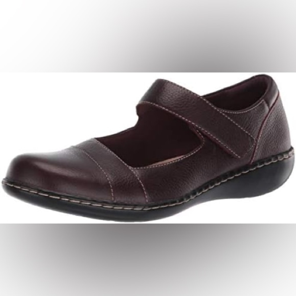Clarks Ashland Bliss Burgundy Leather Maryjane shoes - size 9